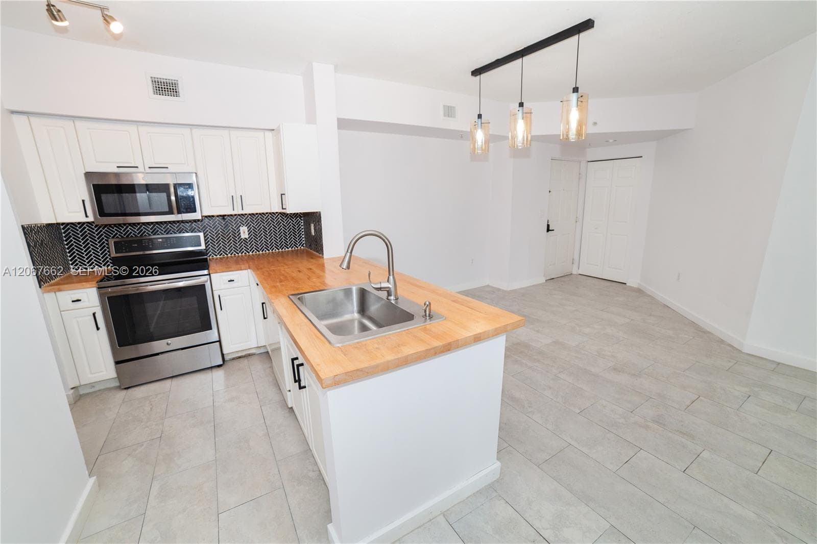 17125 N Bay Rd # 3410, Sunny Isles Beach, FL 33160