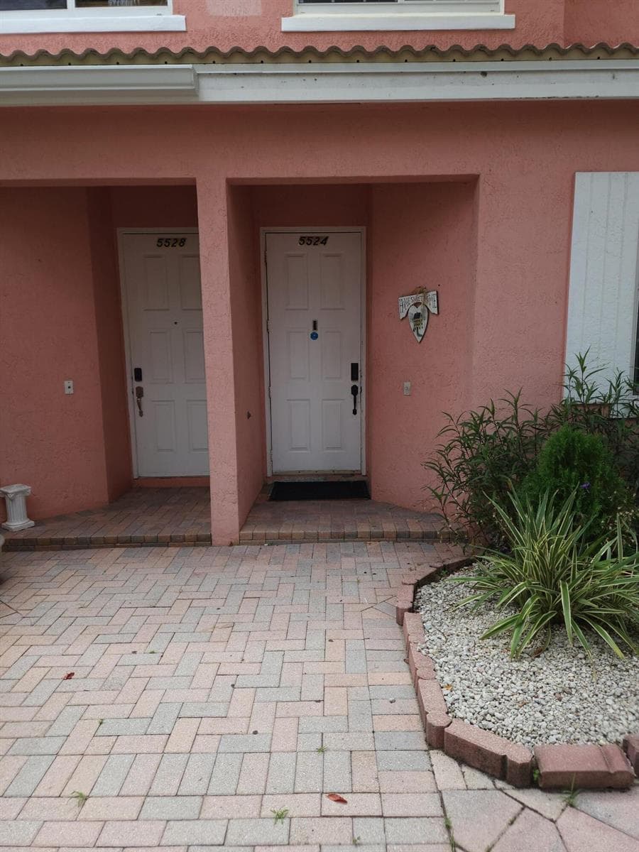 5524 Boynton Gardens Drive, Boynton Beach, FL 33437