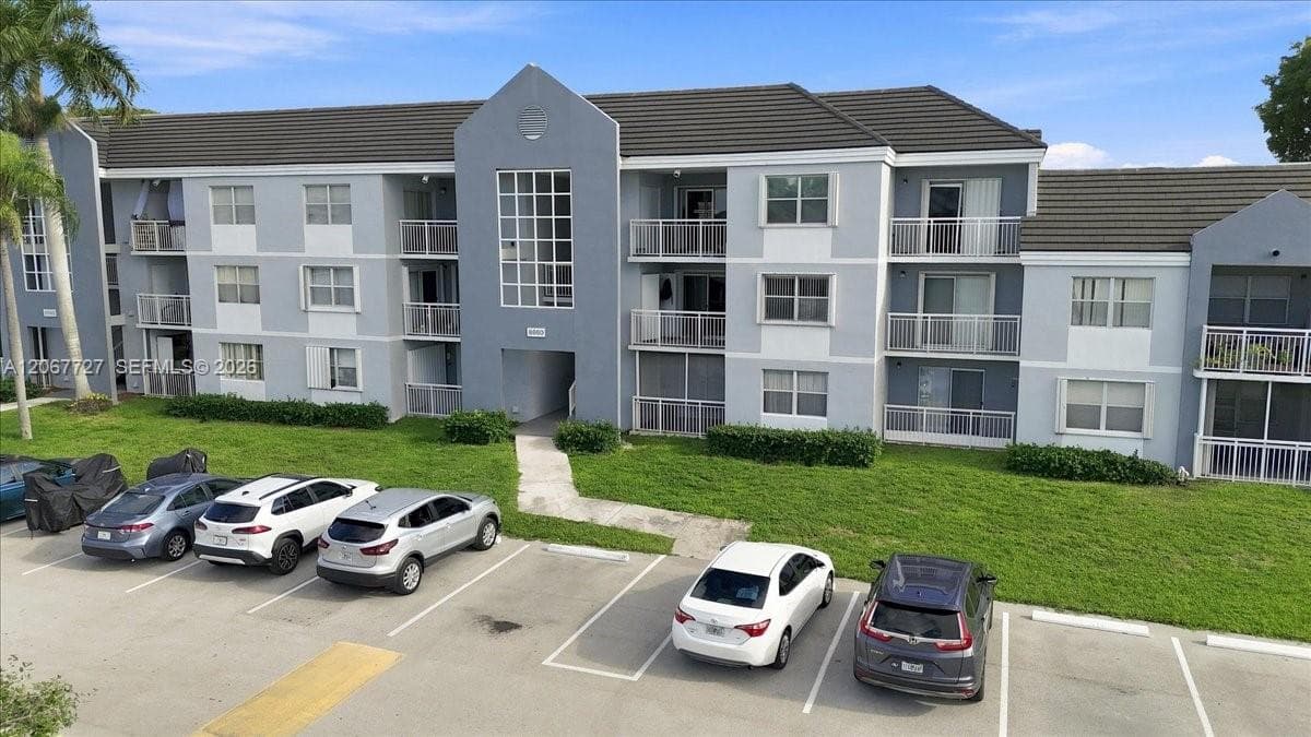 8660 SW 212th St # 306, Cutler Bay, FL 33189
