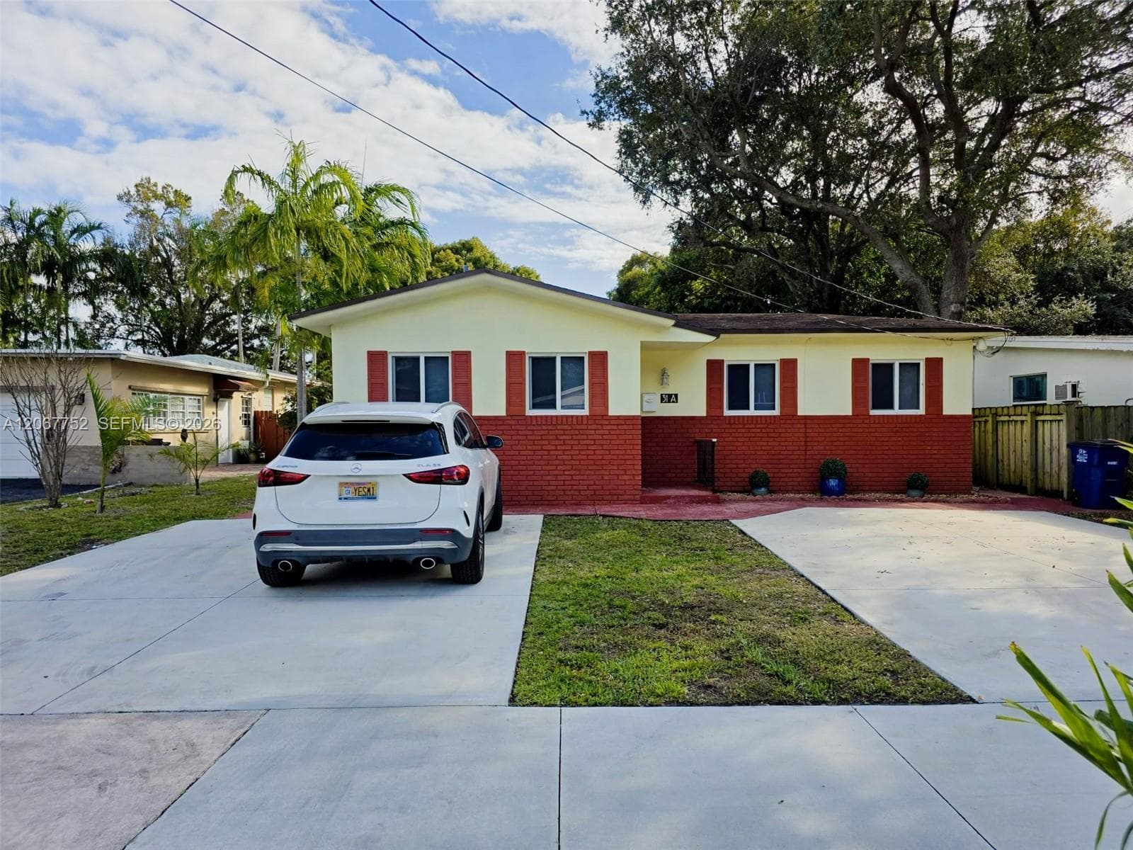 31 SW 8th St # 1, Hallandale Beach, FL 33009