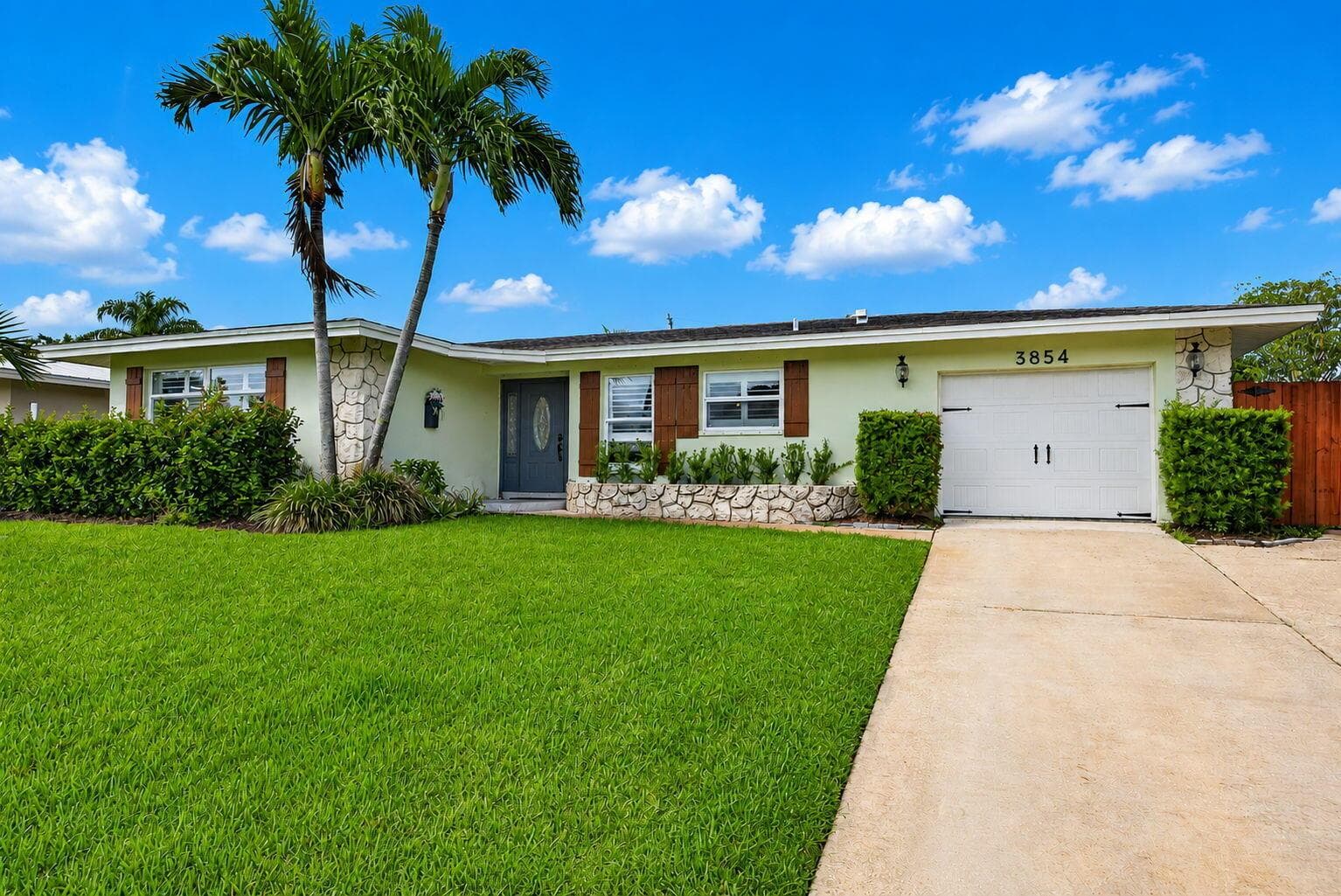 3854 BUTTERCUP Circle S, Palm Beach Gardens, FL 33410