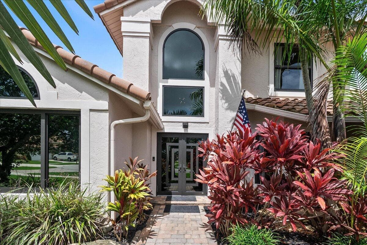 10798 SeaCliff Circle, Boca Raton, FL 33498
