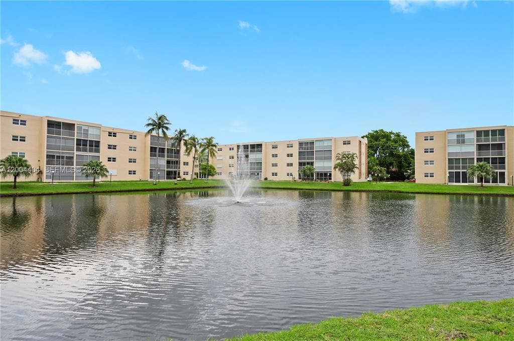 424 SE 10TH Street # 104, Dania Beach, FL 33004