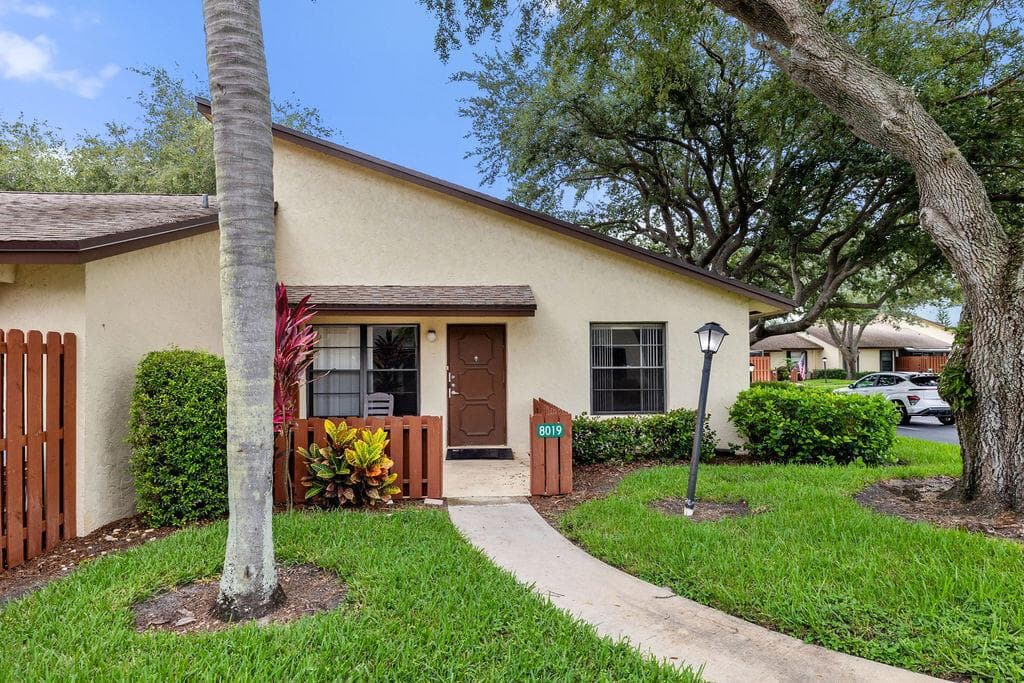 8019 SE Villa Circle, Hobe Sound, FL 33455