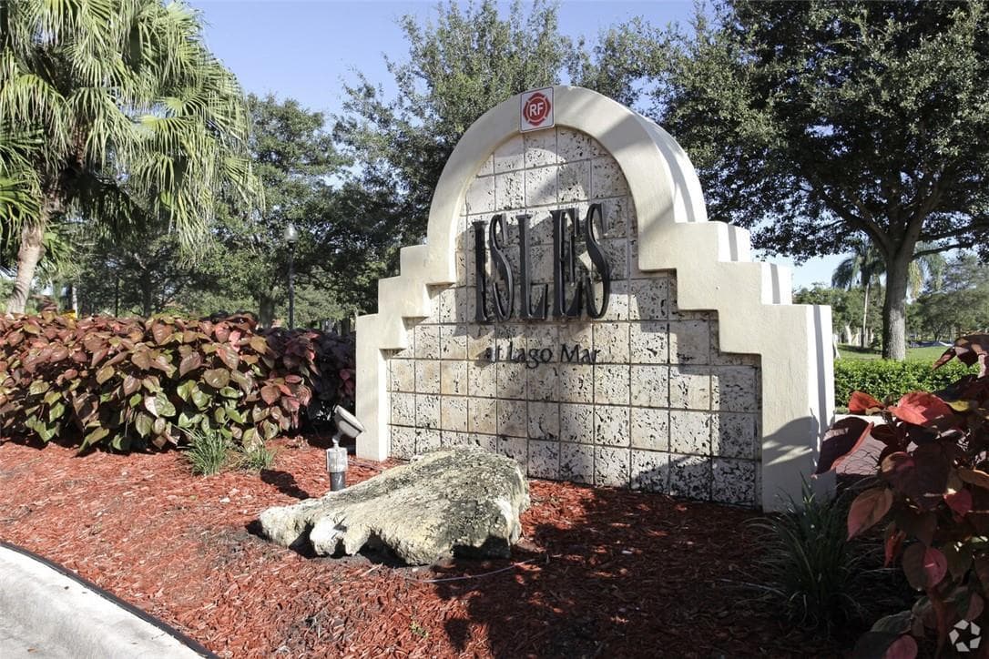 12730 VISTA ISLES Drive # 812, Sunrise, FL 33325