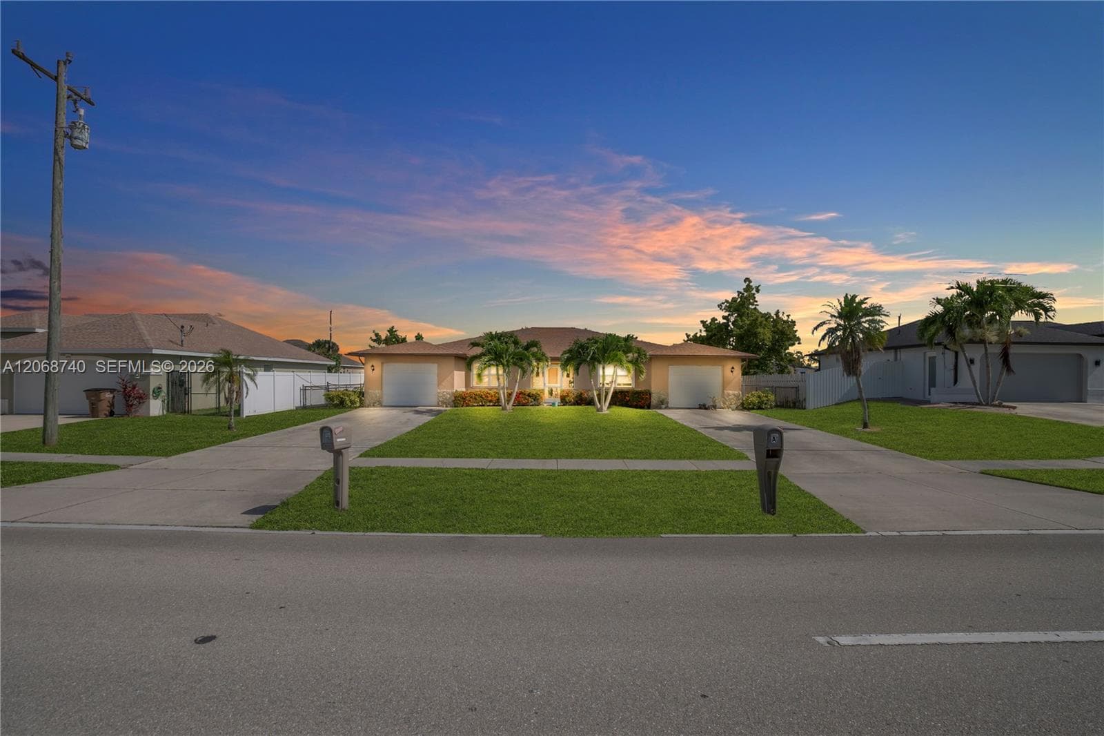 836 Trafalgar PKWY, Cape Coral, FL 33991