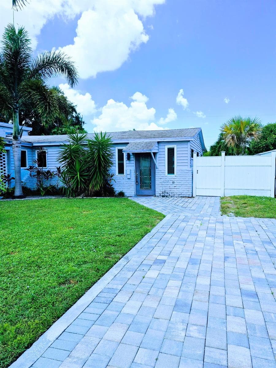 2793 SHAWNEE Road # B, West Palm Beach, FL 33406