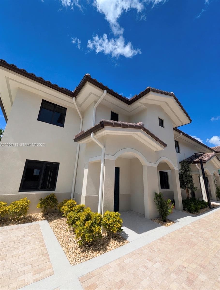 7462 W 4th Ave # 108, Hialeah, FL 33014