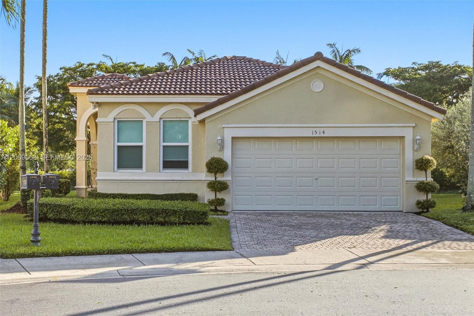 1514 Winterberry Ln, Weston, FL 33327