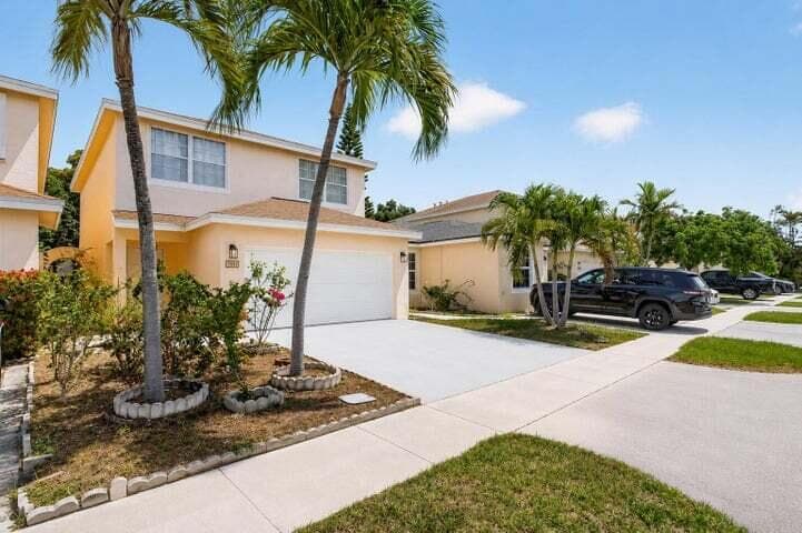 4131 Eastridge Circle, Pompano Beach, FL 33064