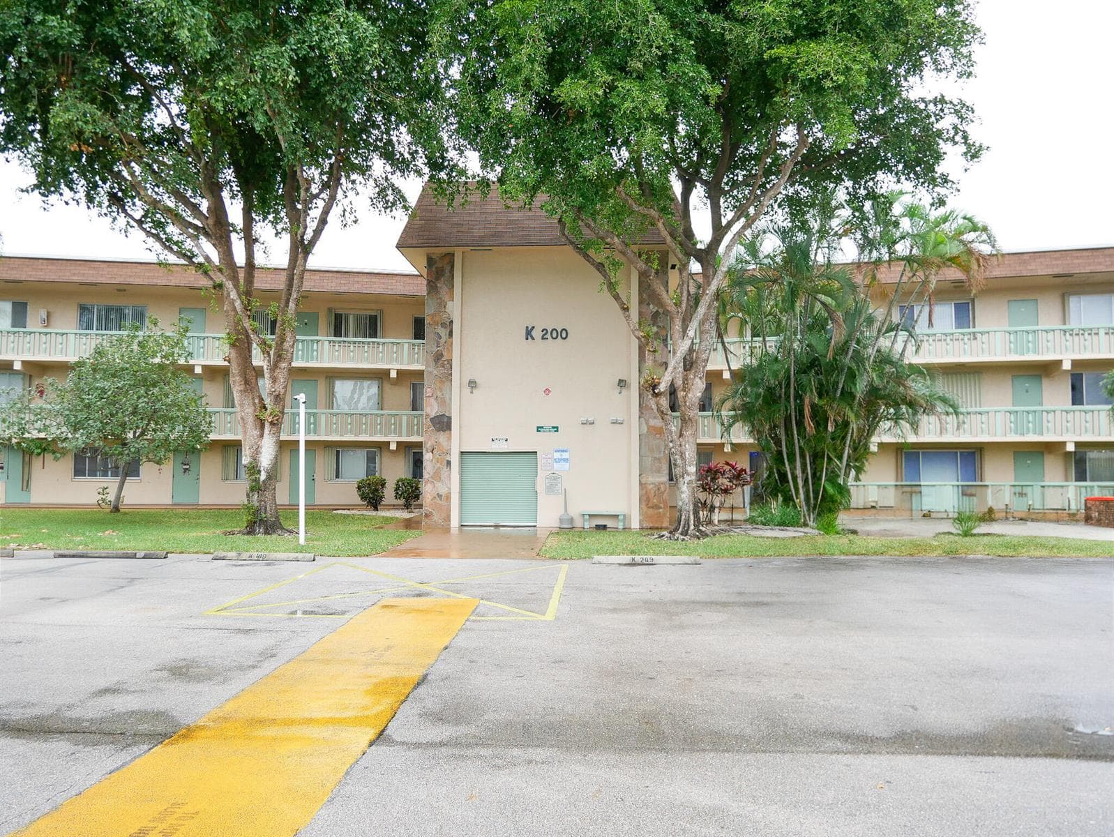 200 Village Green Circle E # k 311, Palm Springs, FL 33461