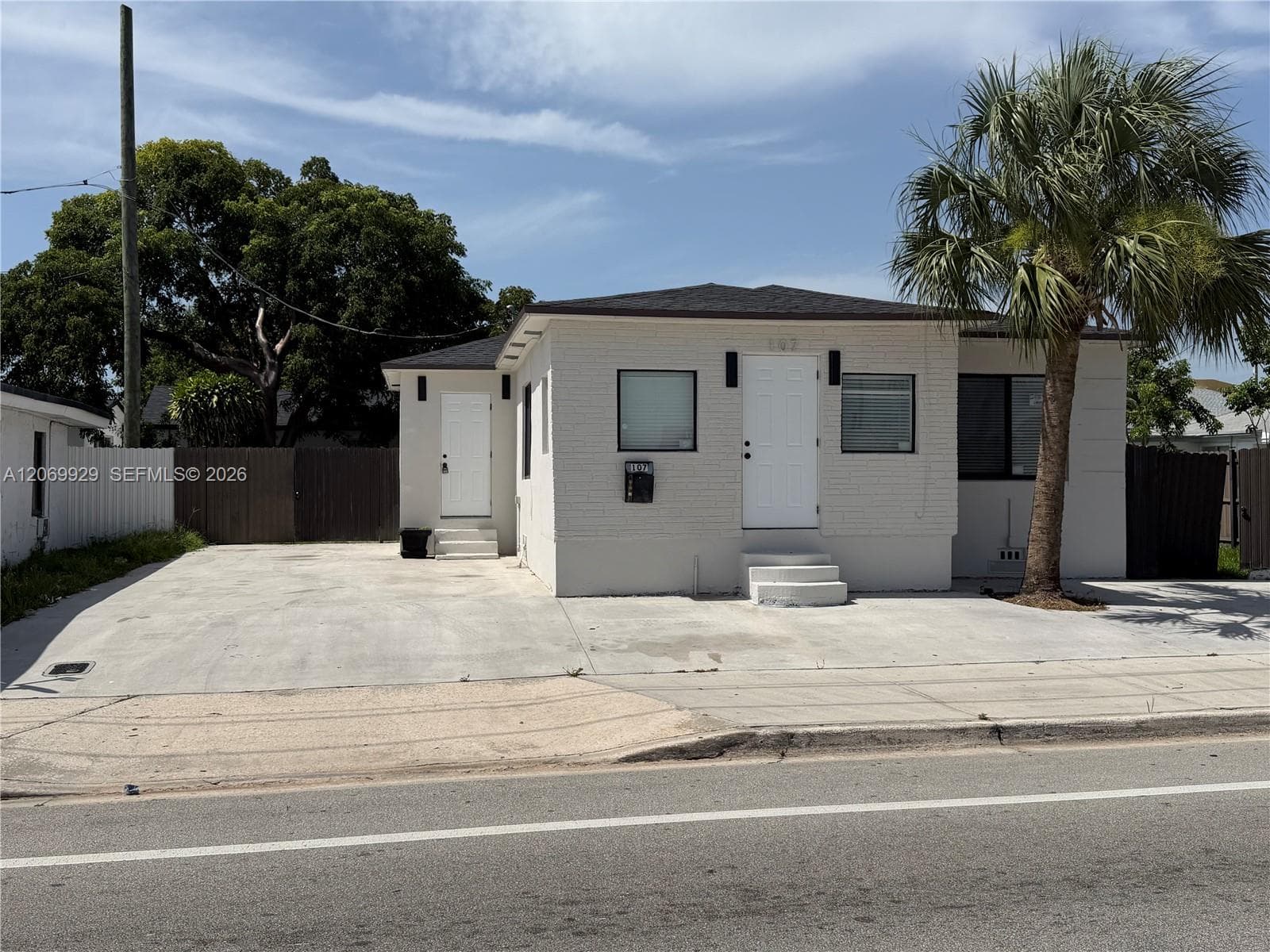 107 W Pembroke Rd # 0, Hallandale Beach, FL 33009