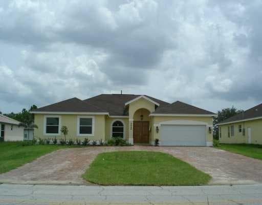 2449 SW Savage Boulevard, Port St. Lucie, FL 34953