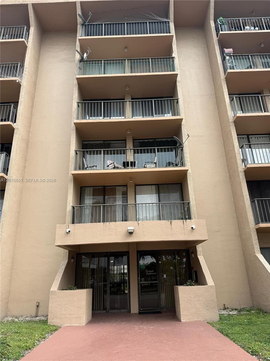 16751 NE 9th Ave # 211, North Miami Beach, FL 33162