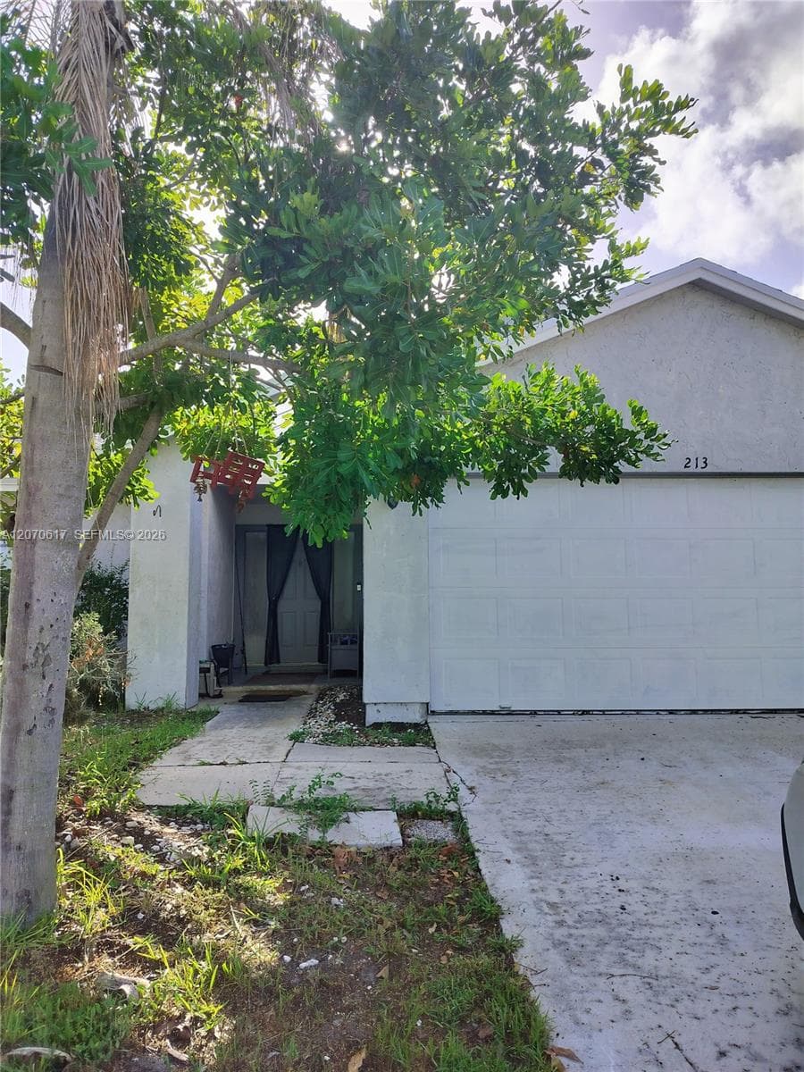 213 Woodbridge Dr, Jupiter, FL 33458