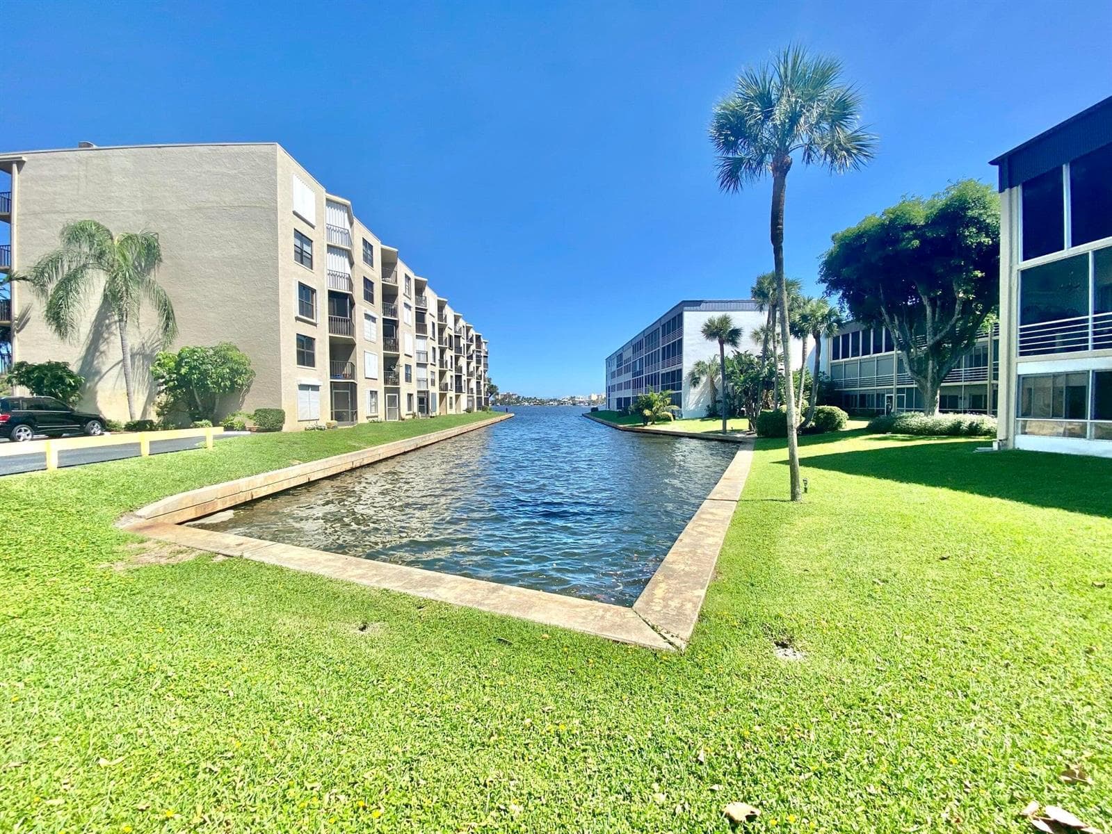200 WATERWAY Drive S # 208, Lantana, FL 33462