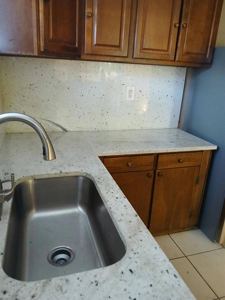 2670 NW 10th Street # 8, Pompano Beach, FL 33069