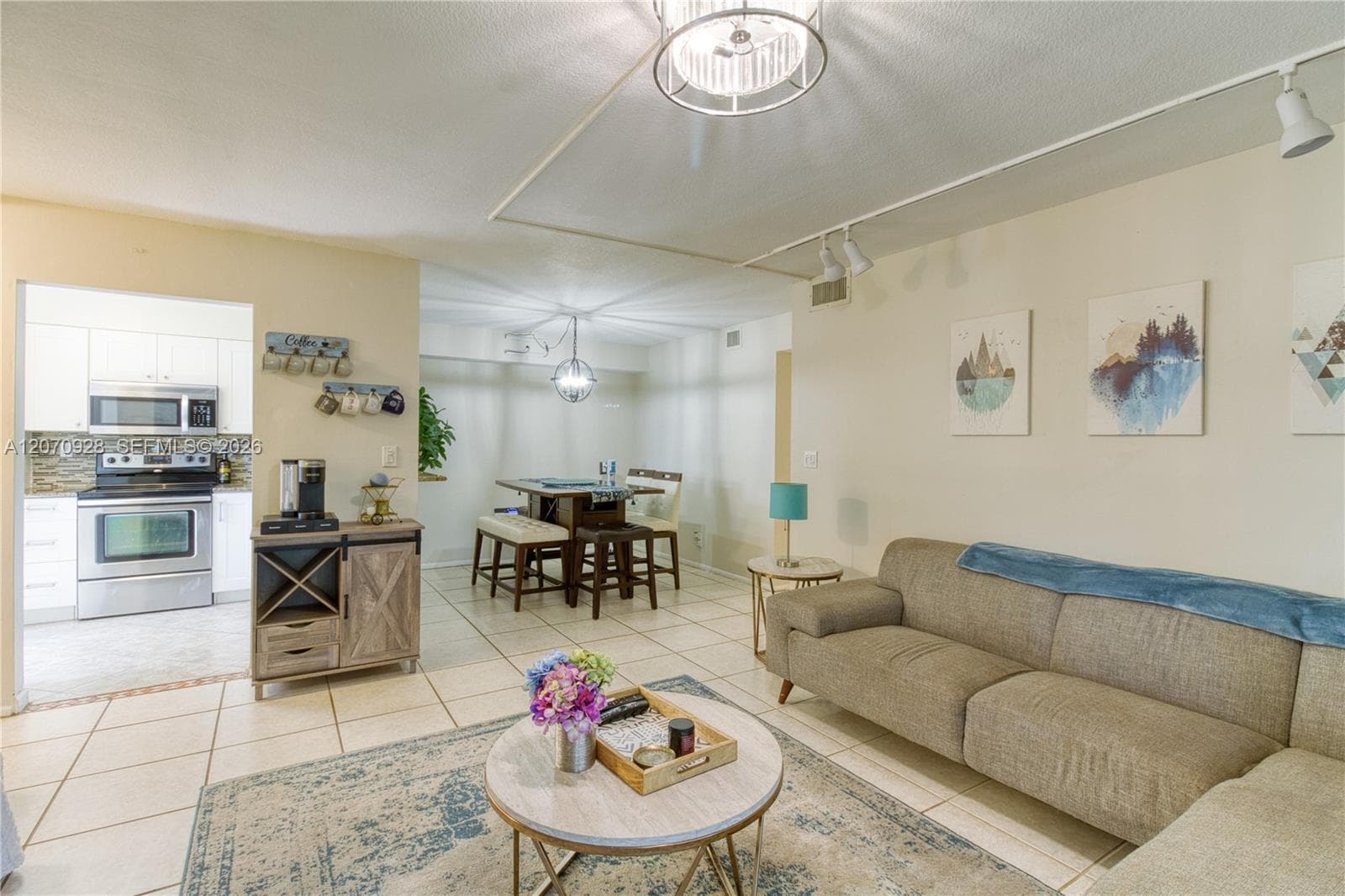 3095 N Oakland Forest Dr # 104, Oakland Park, FL 33309