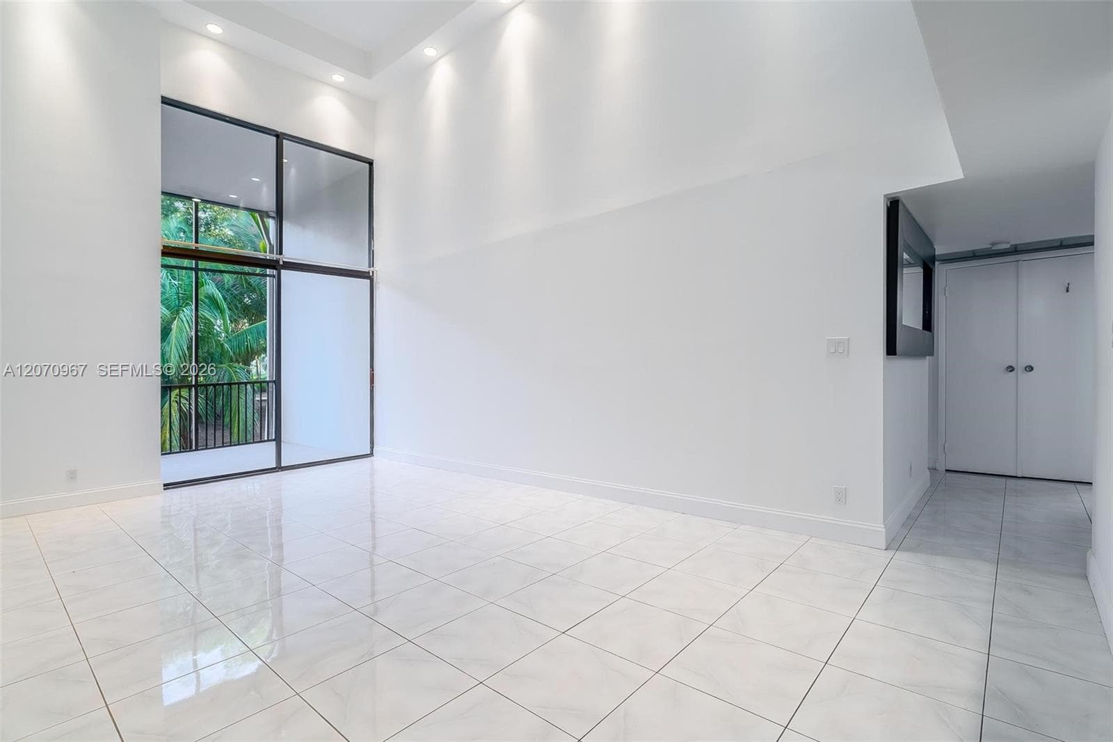 20347 W Country Club Dr # TH15, Aventura, FL 33180