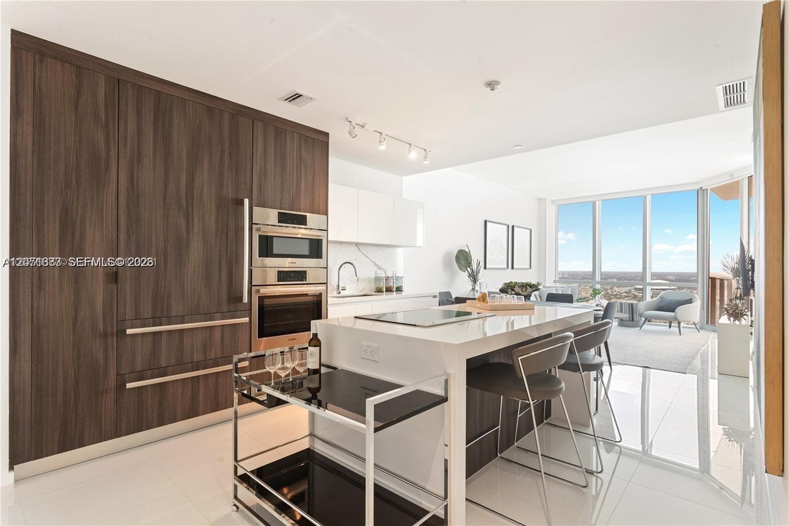 851 NE 1st Ave # 4106, Miami, FL 33132