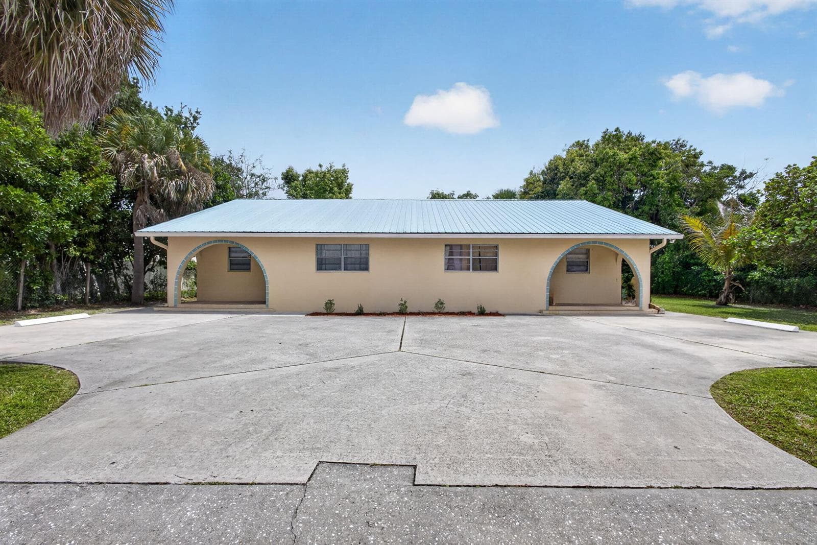 9484 Sun Court, Palm Beach Gardens, FL 33403