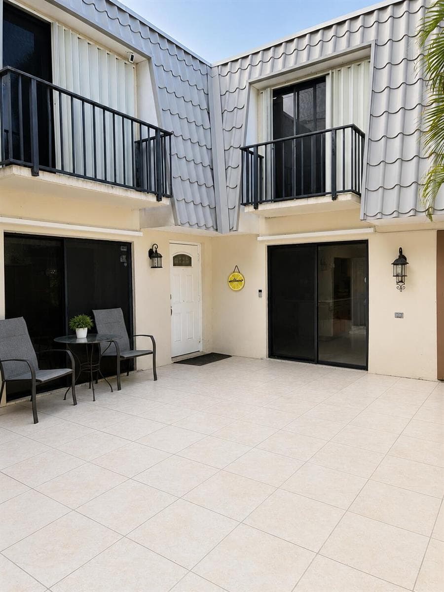 1700 EMBASSY Drive # 606, West Palm Beach, FL 33401