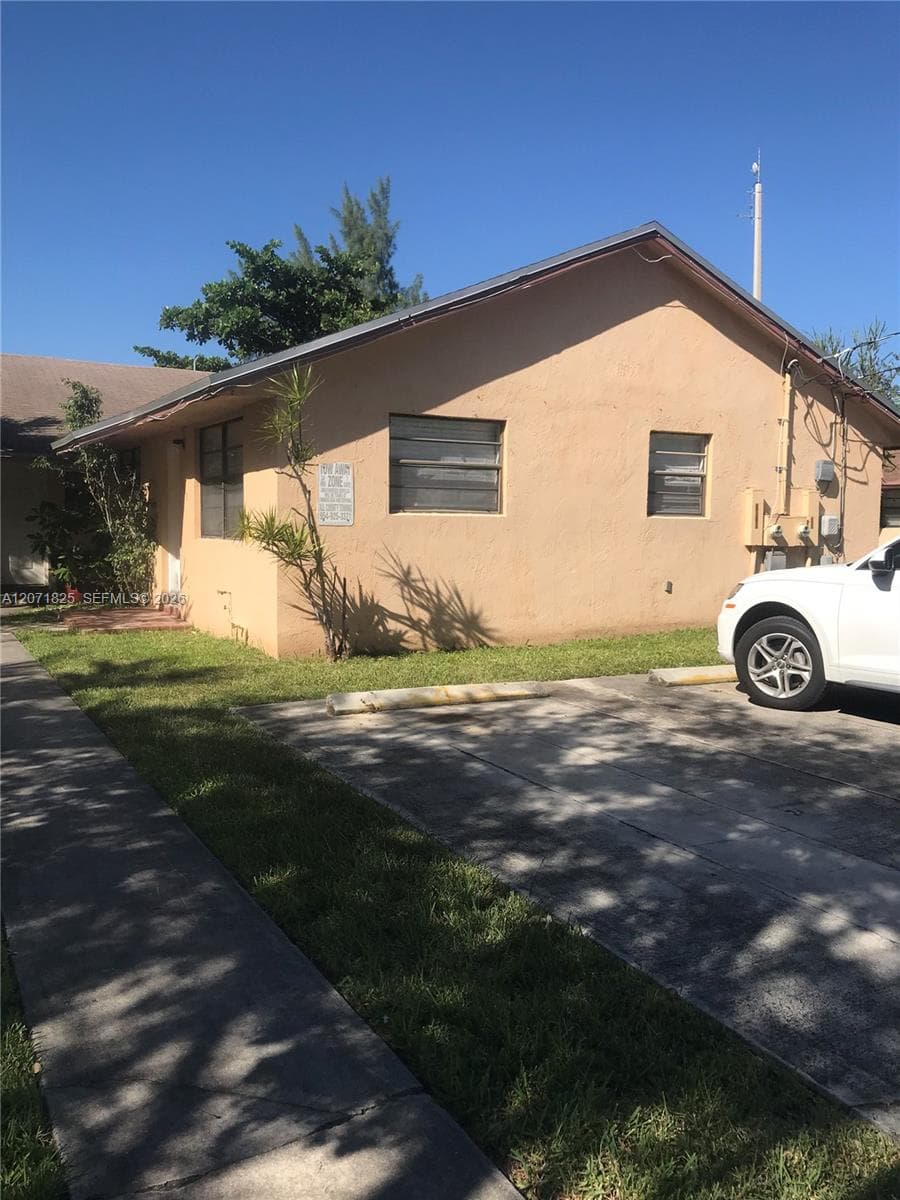 1008 SW 8th St # 1008, Hallandale Beach, FL 33009