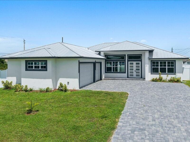 121 SW SEA LION Road, Port St. Lucie, FL 34953