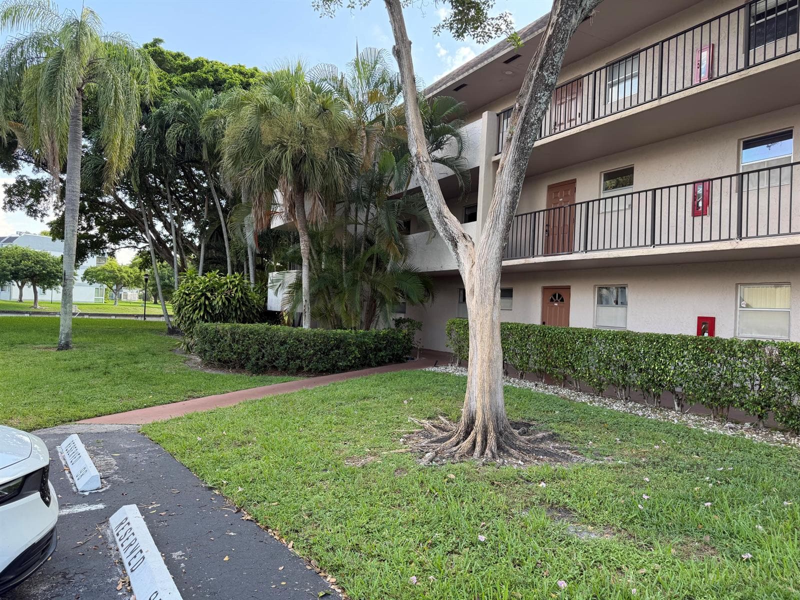 8301 Sands Point Boulevard # S103, Tamarac, FL 33321