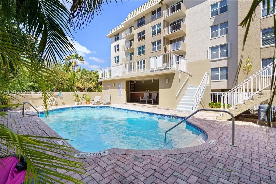 1050 SE 15th St # 202, Fort Lauderdale, FL 33316