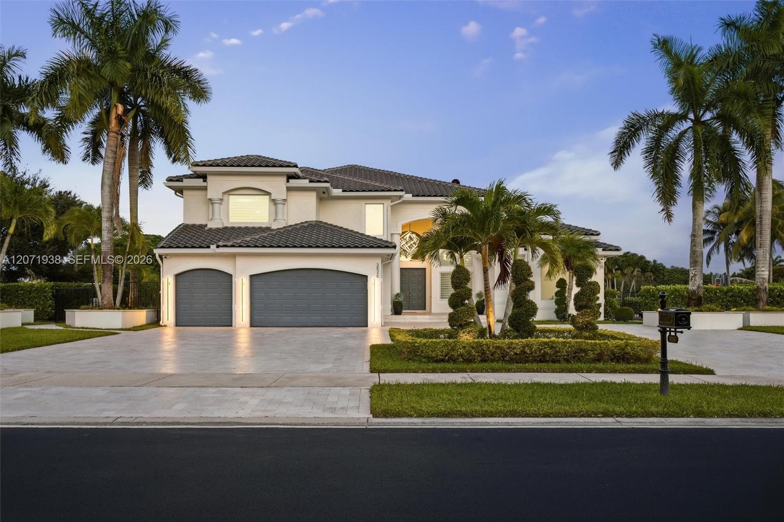 3526 Juniper Ln, Davie, FL 33330