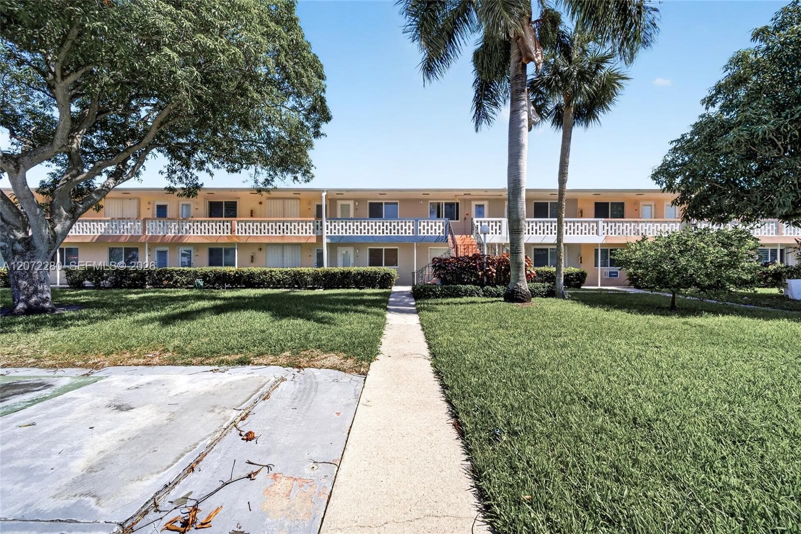 1001 Atlantic Shores Blvd # 110, Hallandale Beach, FL 33009