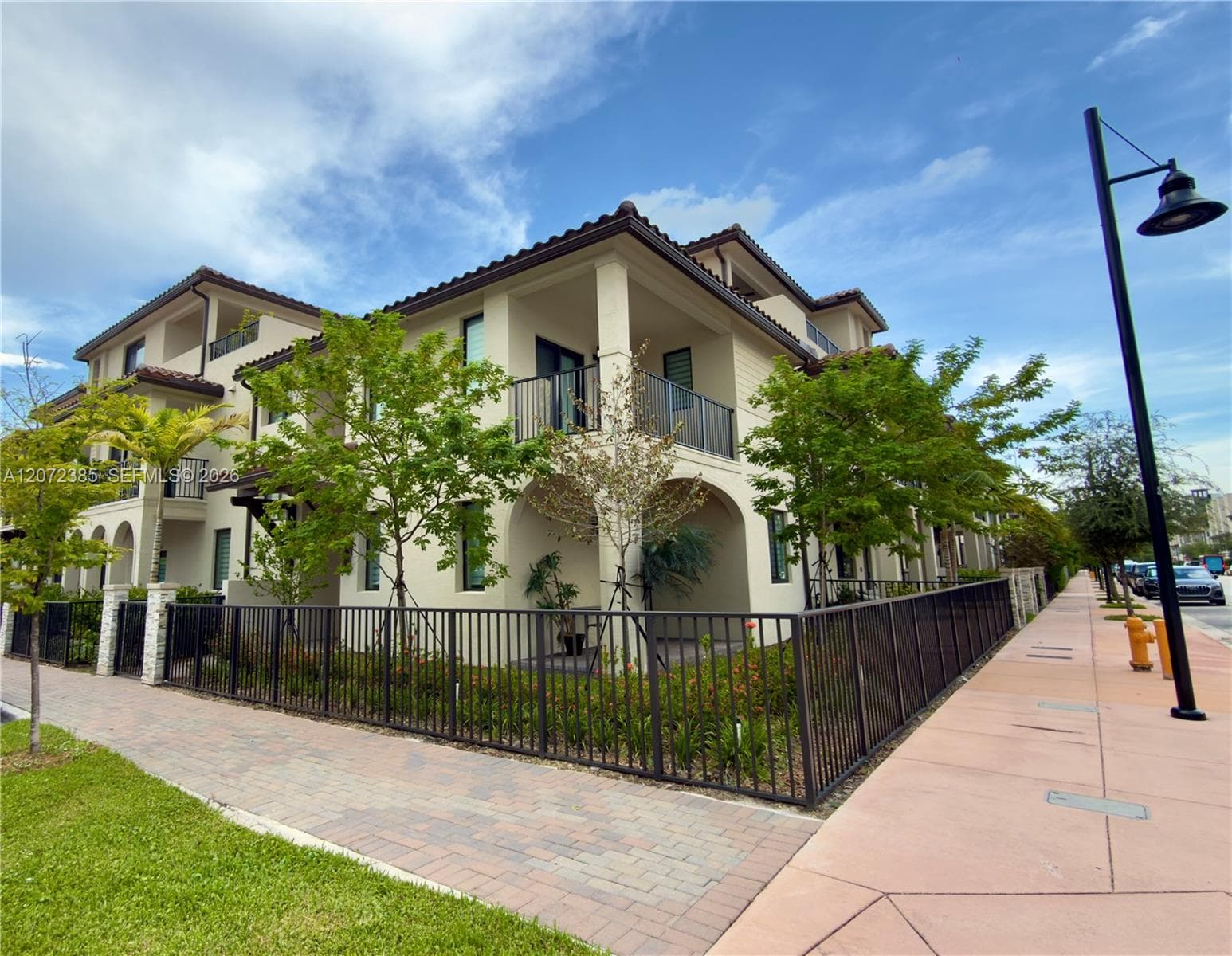 8388 NW 49th St, Doral, FL 33166