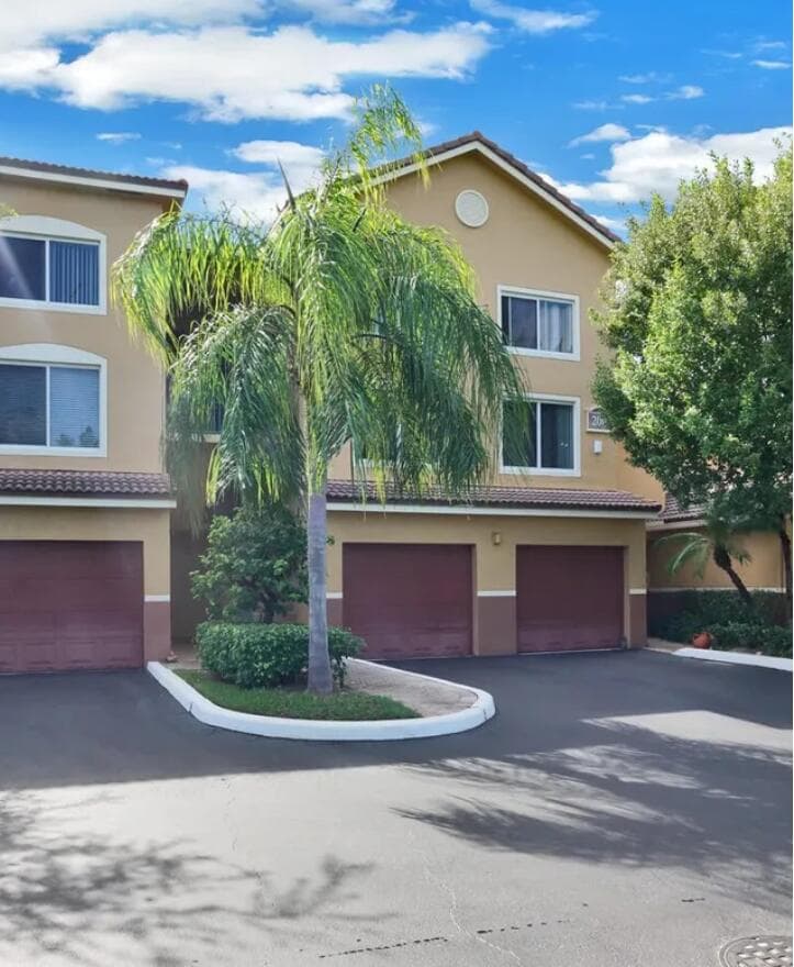 200 Scotia Drive # 202, Hypoluxo, FL 33462