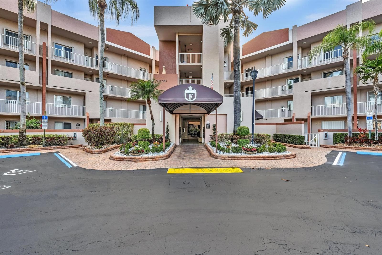 7557 GRANVILLE Drive # 305, Tamarac, FL 33321