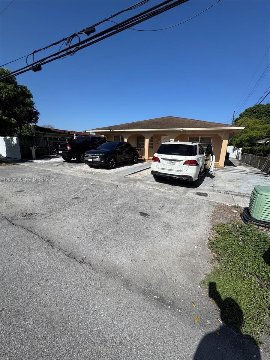 5530 E 6th Ave # 101, Hialeah, FL 33013