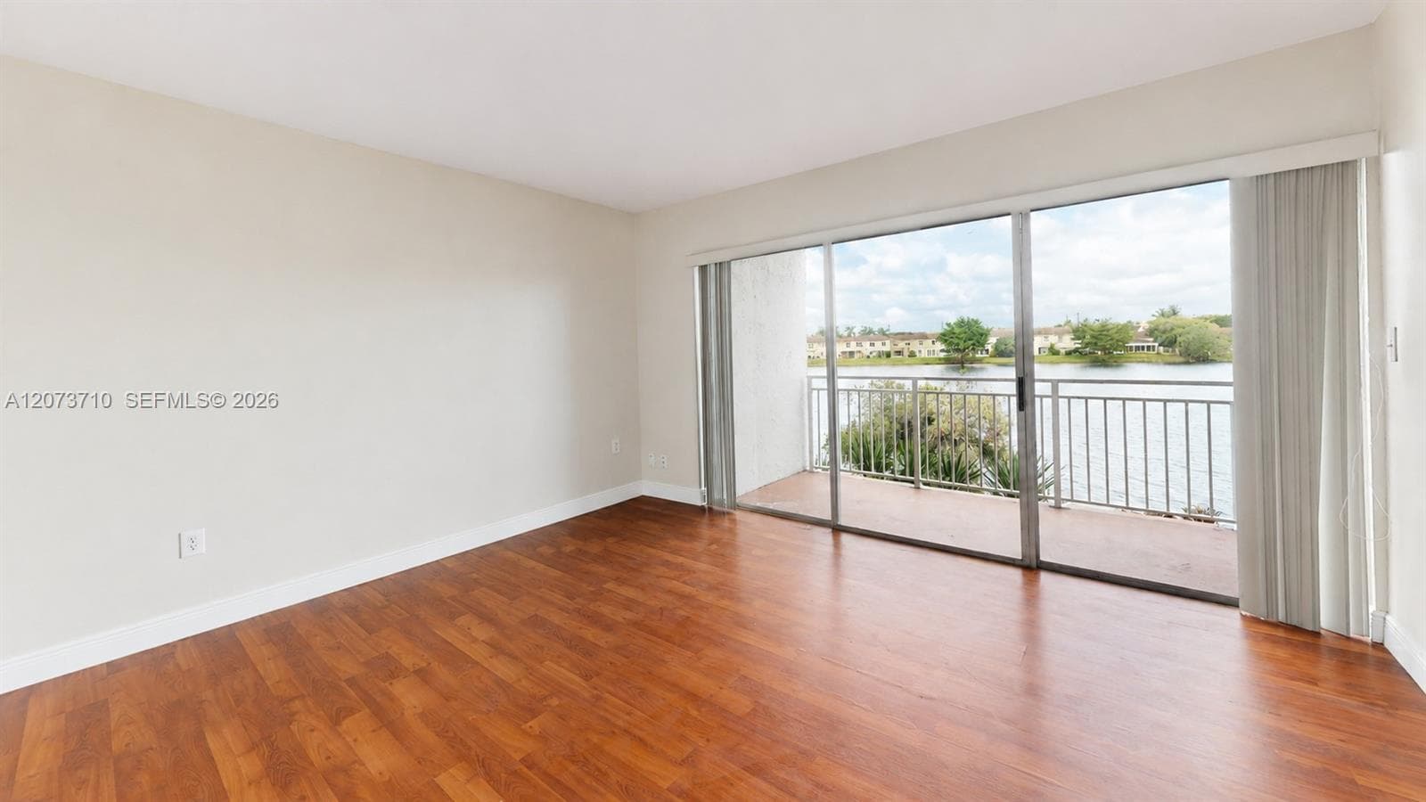 9363 Fontainebleau Blvd # H205, Miami, FL 33172