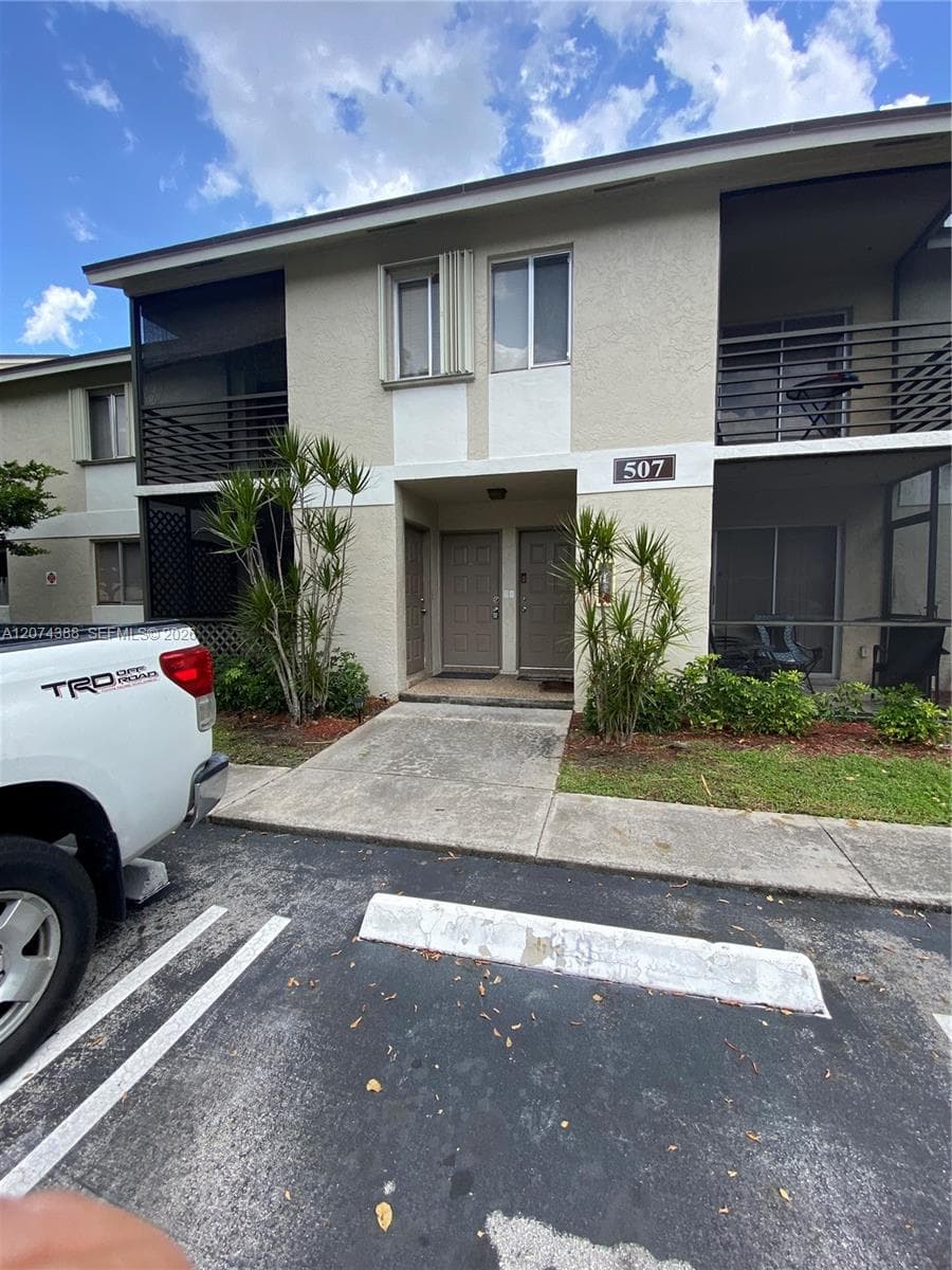 507 Gardens # 203, Pompano Beach, FL 33069