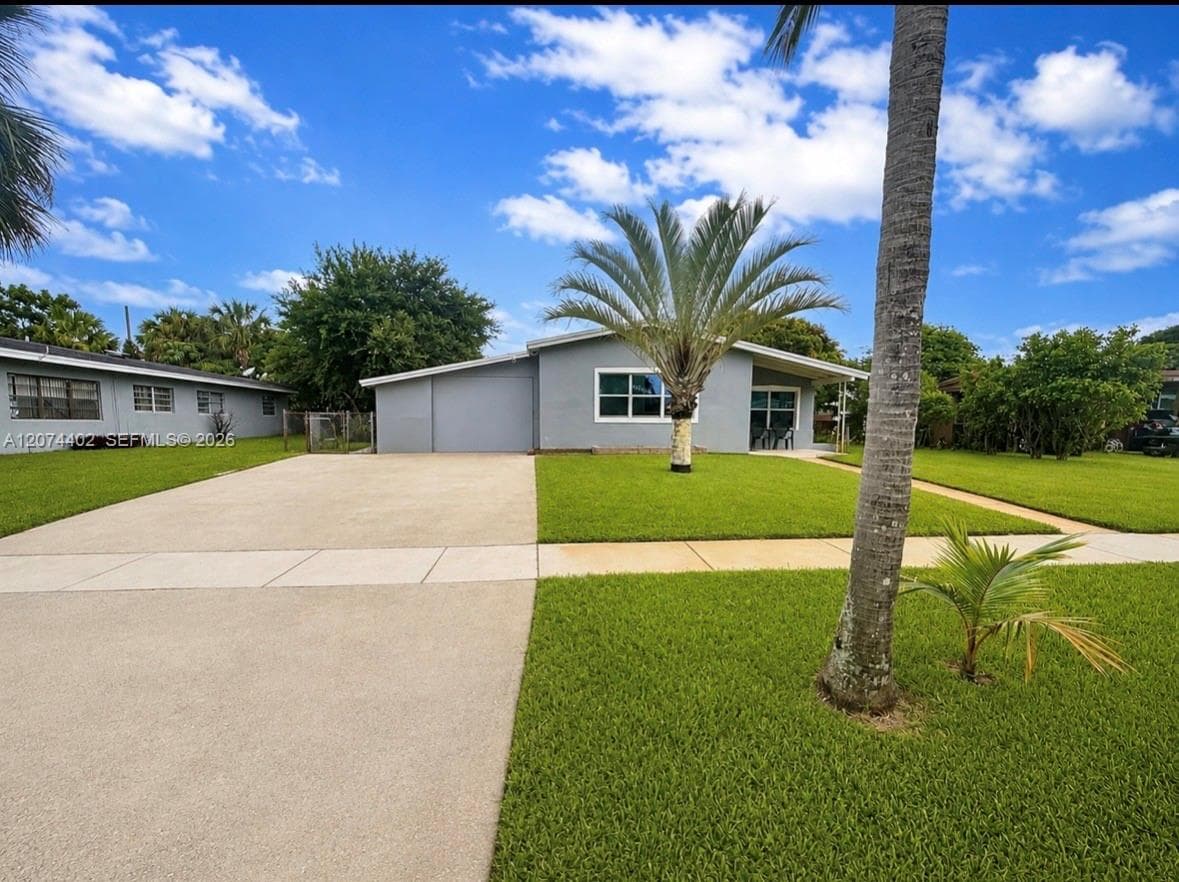 3861 NW 6th St, Lauderhill, FL 33311