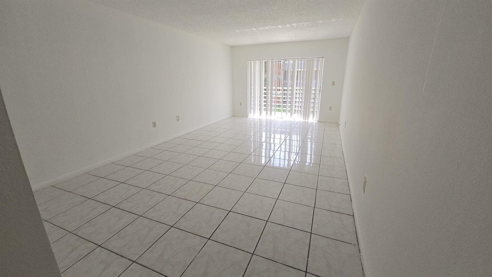 3600 NW 21ST Street # 203, Lauderdale Lakes, FL 33311