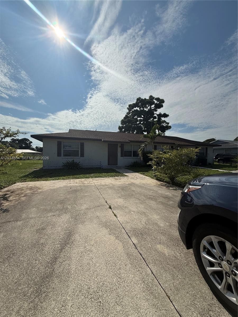 2679 Niagara Ave, Fort Pierce, FL 34946
