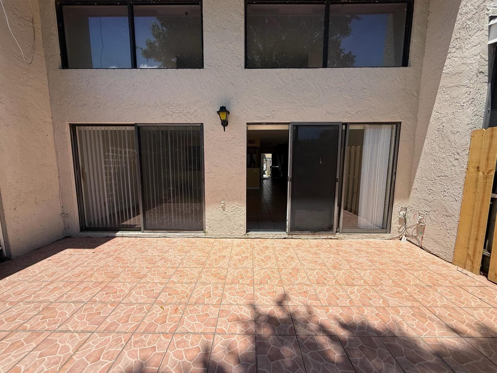 5006 S University Drive, Davie, FL 33328