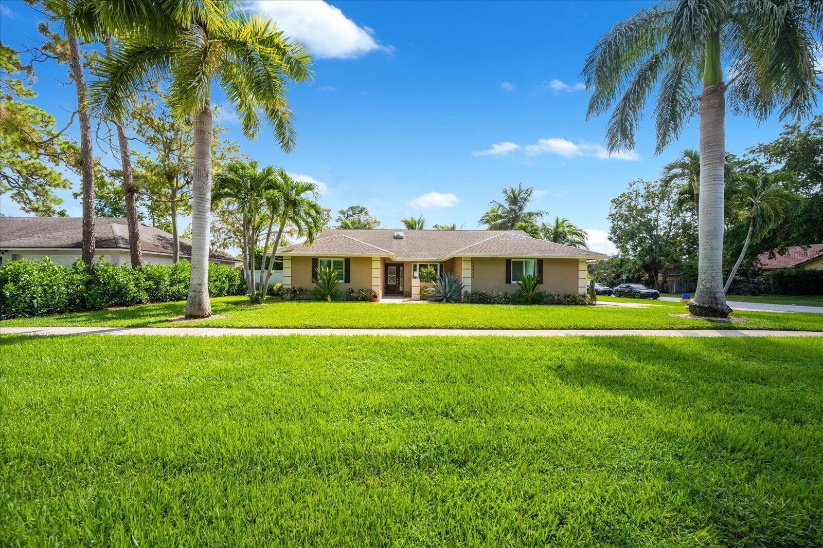 14832 PADDOCK Drive, Wellington, FL 33414