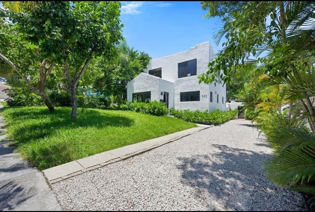 823 33RD Street, West Palm Beach, FL 33407
