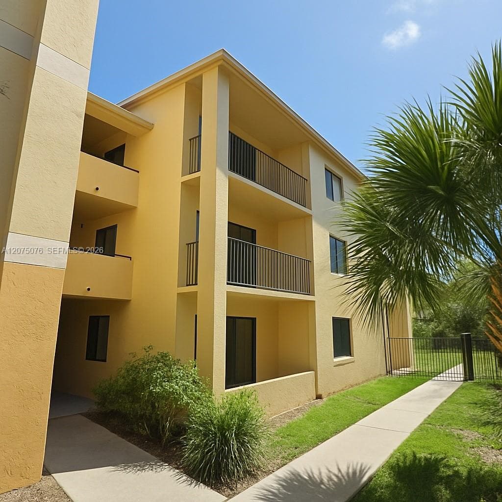 9999 Summerbreeze Dr # 216, Sunrise, FL 33322