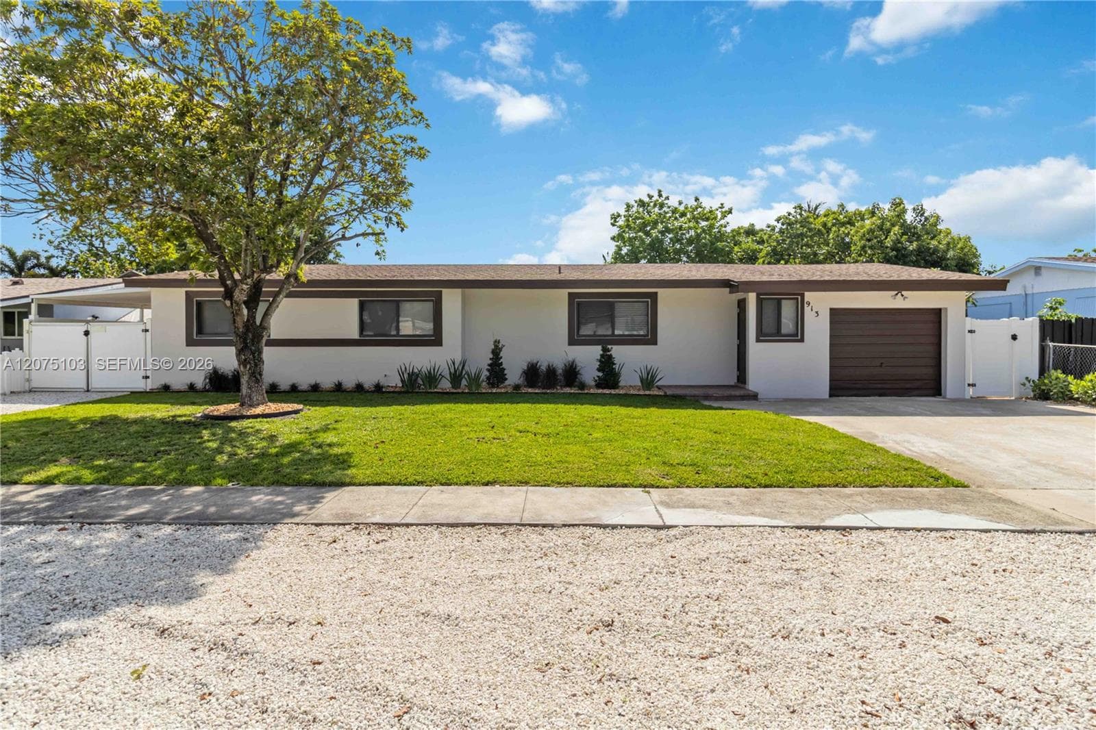 913 SW 49th Ave, Plantation, FL 33317