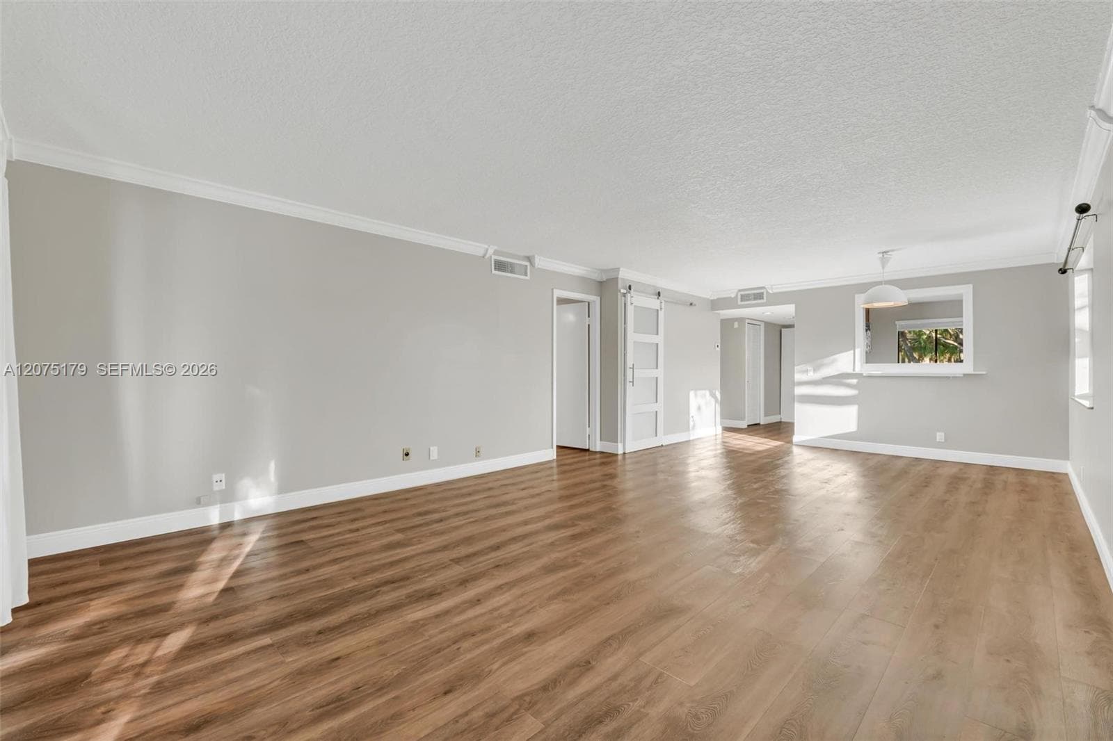 402 Lakeview Dr # 201, Weston, FL 33326