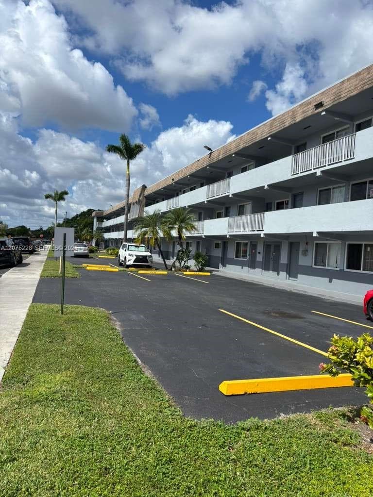 11195 SW 1st St # 216, Sweetwater, FL 33174