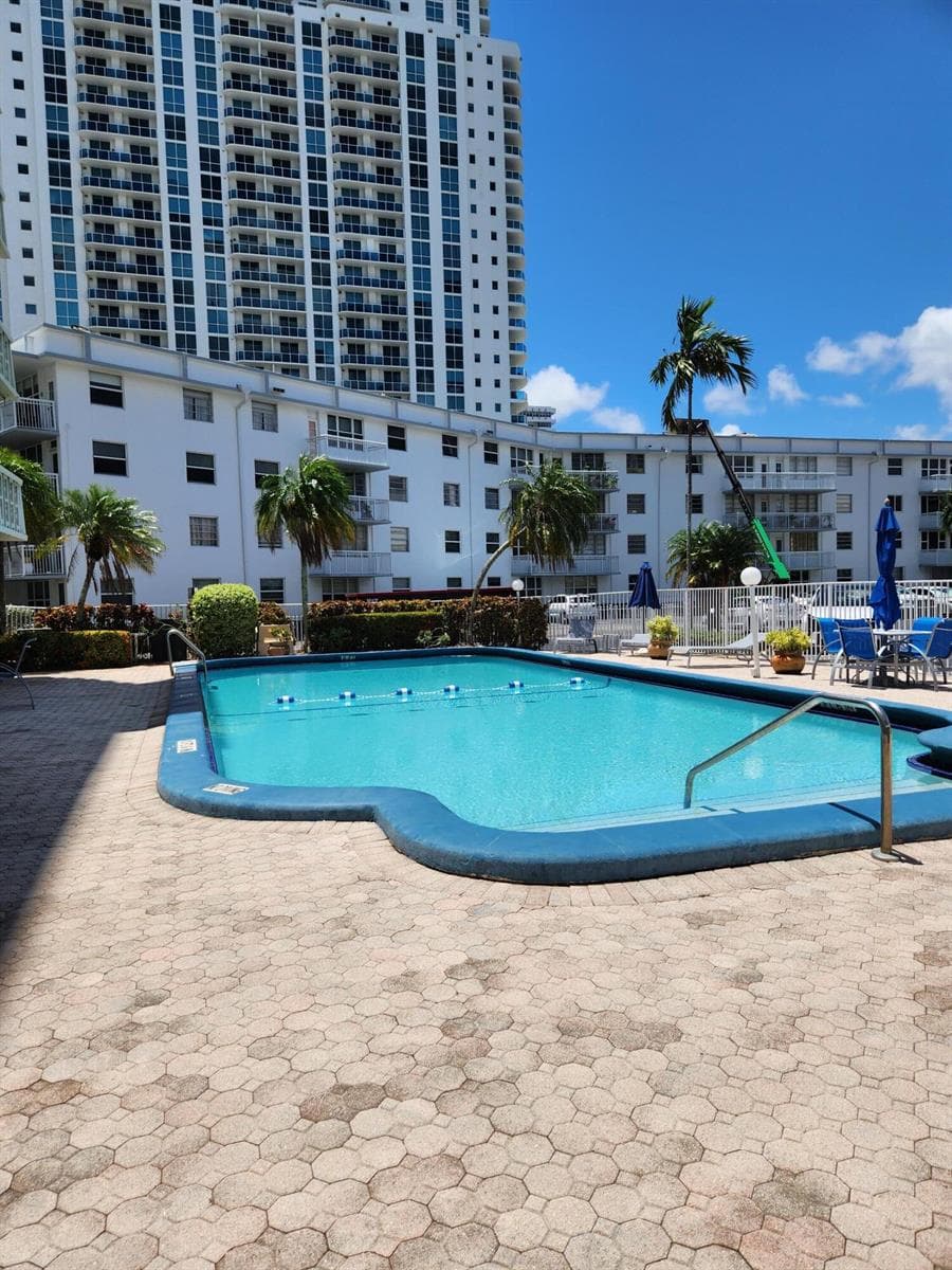 1893 S OCEAN Drive # 511, Hallandale Beach, FL 33009