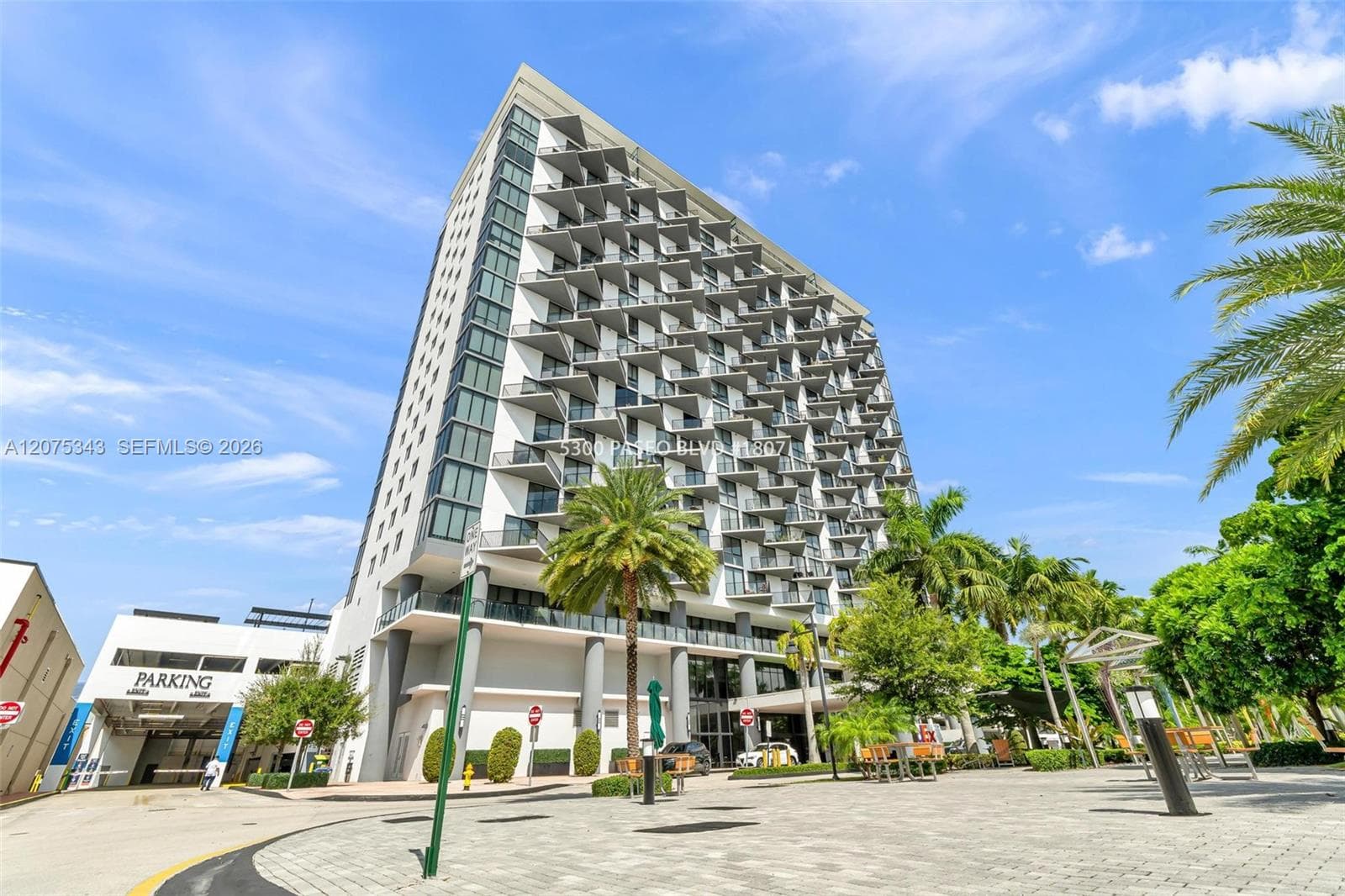5300 Paseo Blvd # 1807, Doral, FL 33166